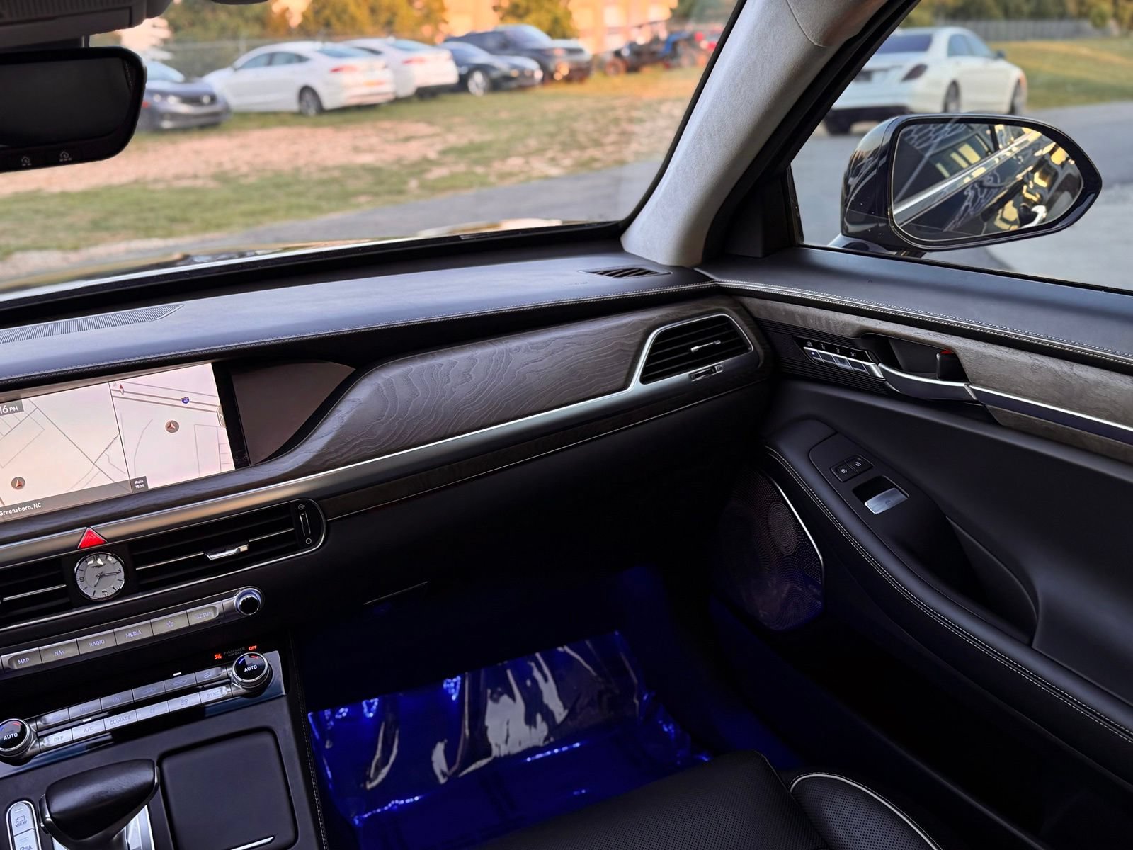 Used 2020 Genesis G90 3.3T Premium RWD image 42