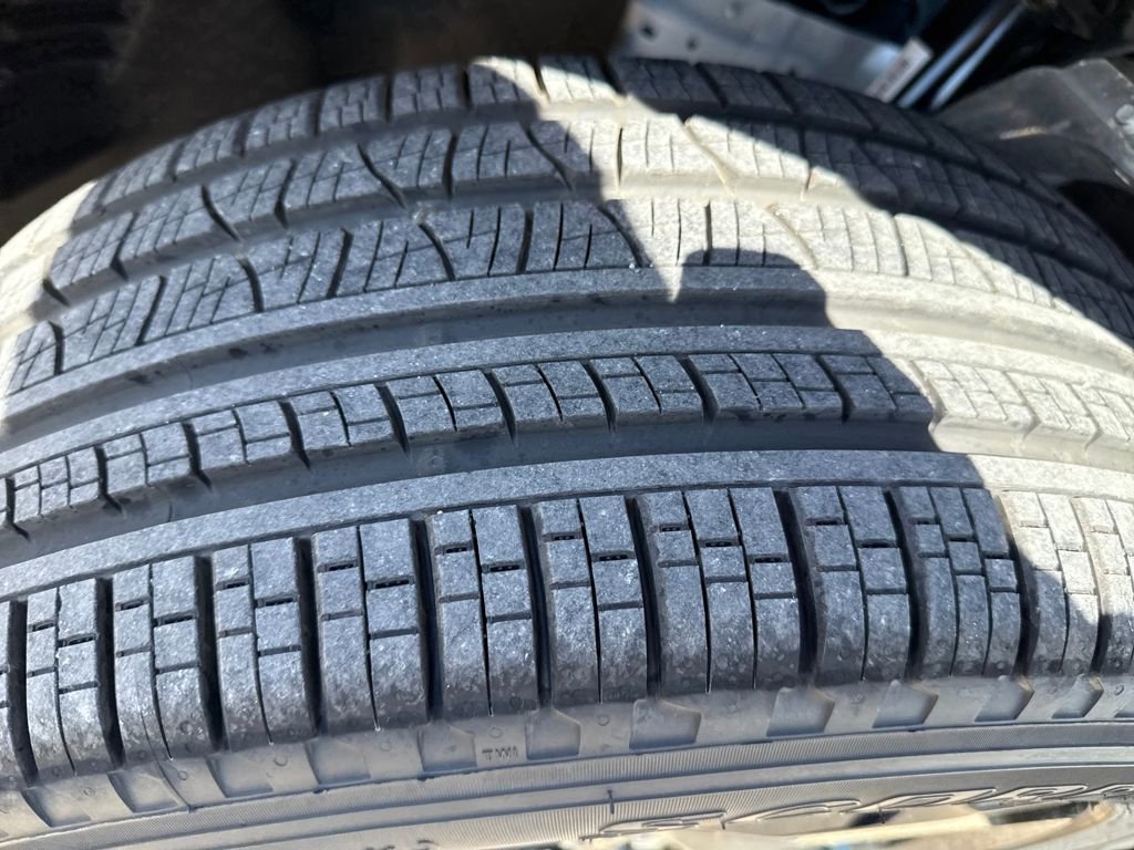 New 2025 Jeep Grand Cherokee L Limited w/ Black Appearance Package image 29