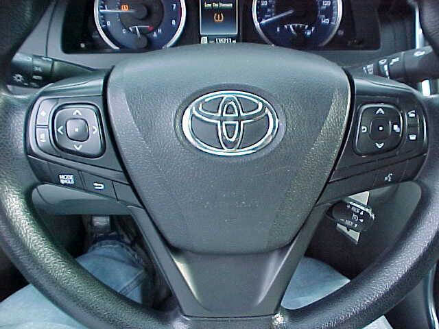 Used 2016 Toyota Camry LE image 28