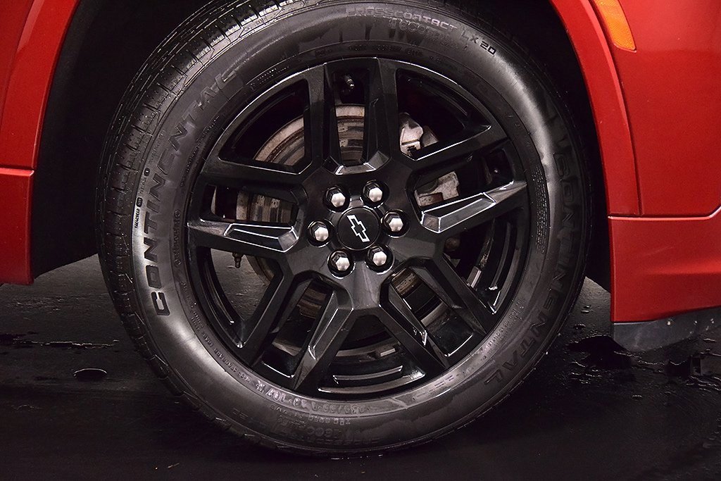 Used 2023 Chevrolet Traverse Premier w/ LPO, Floor Liner Package image 10