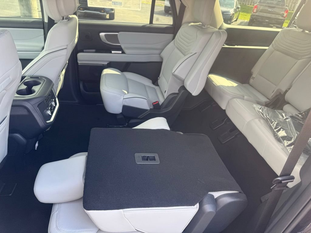 New 2026 Ford Expedition Max Platinum w/ Platinum Ultimate Package AWD/4WD image 38
