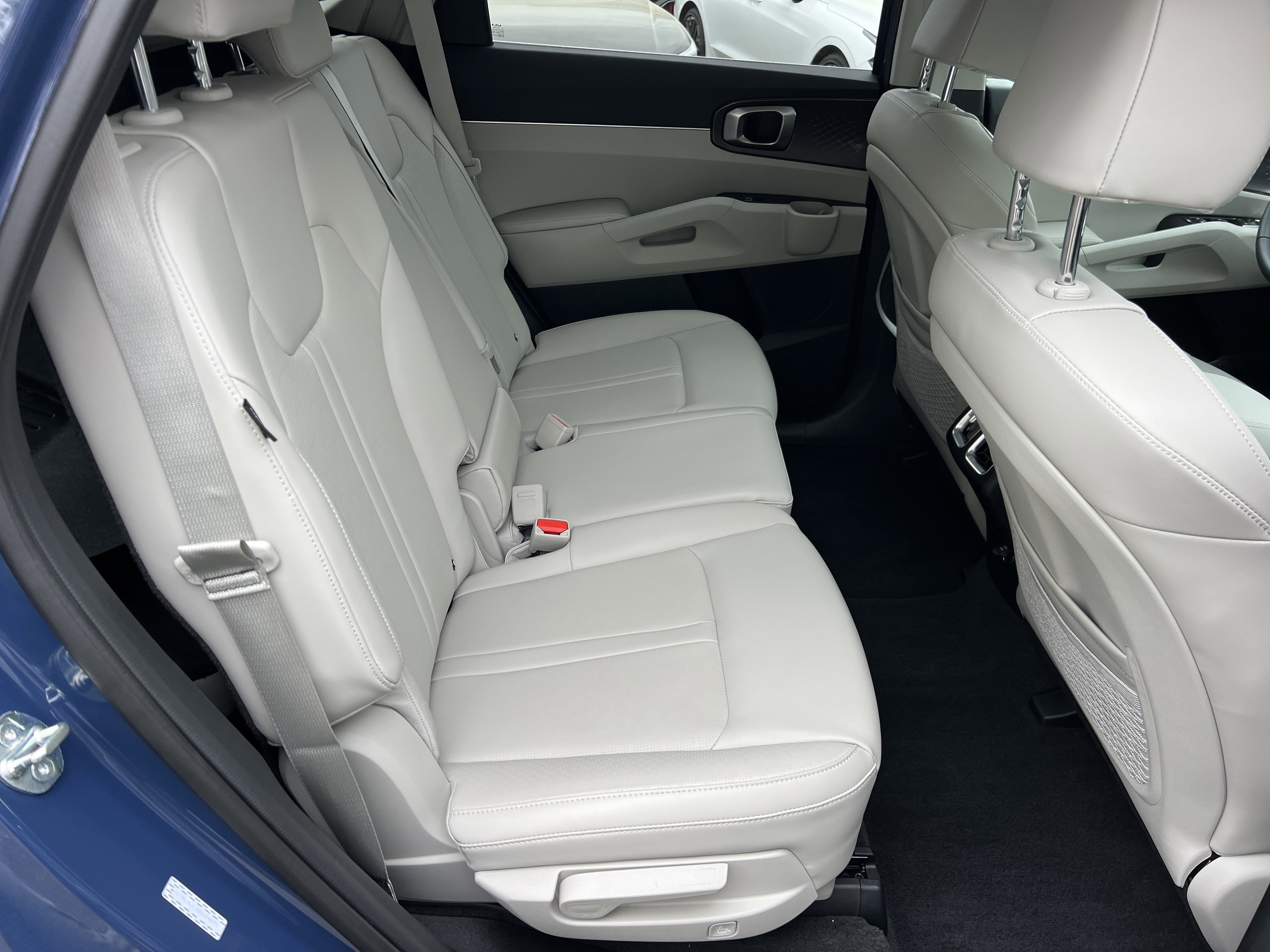 Certified 2025 Kia Sorento S w/ Panoramic Sunroof Package image 15