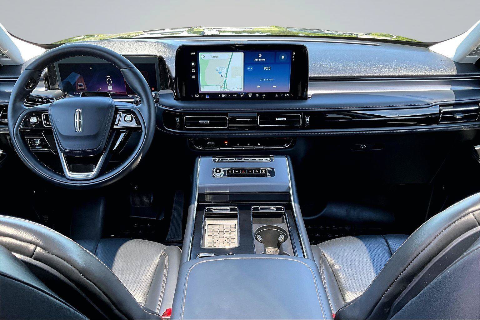 Used 2025 Lincoln Aviator AWD image 17