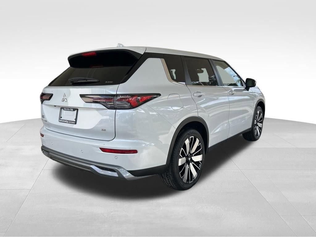 New 2026 Mitsubishi Outlander SE image 3