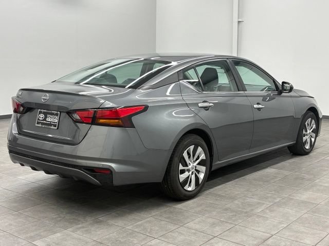 Used 2024 Nissan Altima 2.5 S FWD image 2
