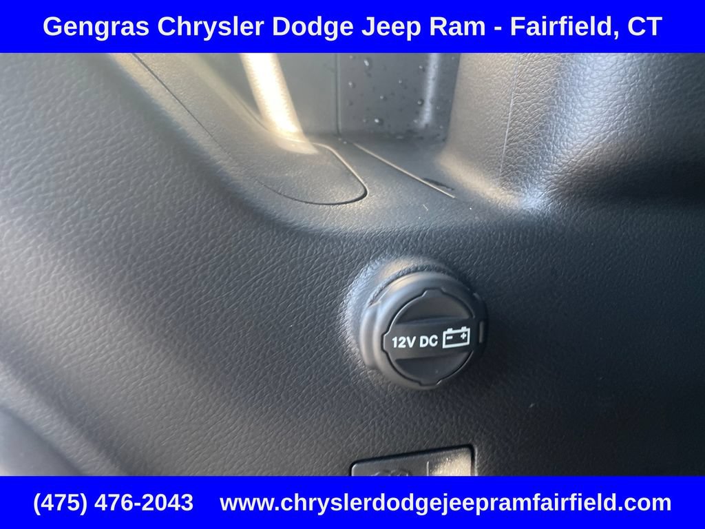 Certified 2024 Jeep Wrangler Unlimited Sahara w/ Technology Group AWD/4WD image 32