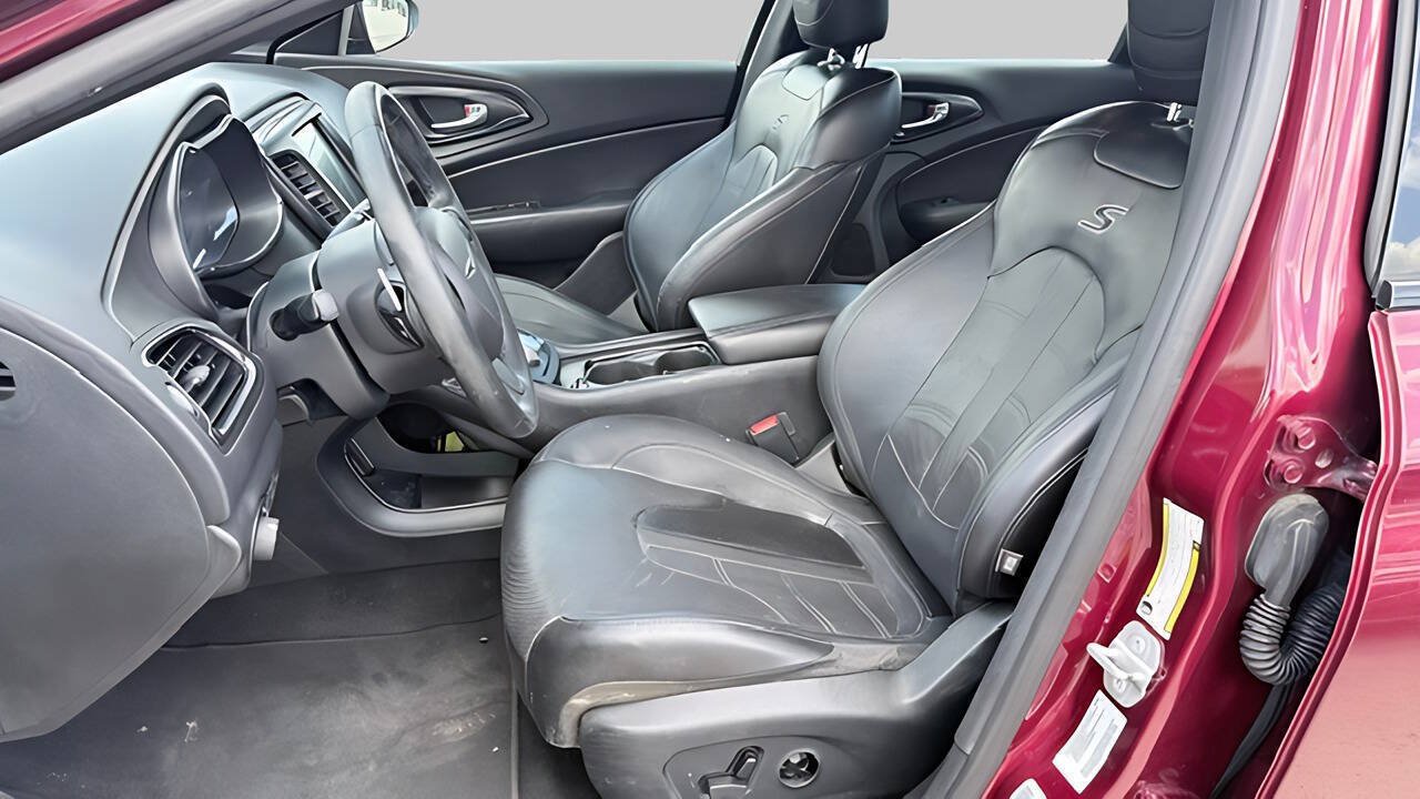 Used 2016 Chrysler 200 S w/ Navigation & Sound Group I FWD image 6