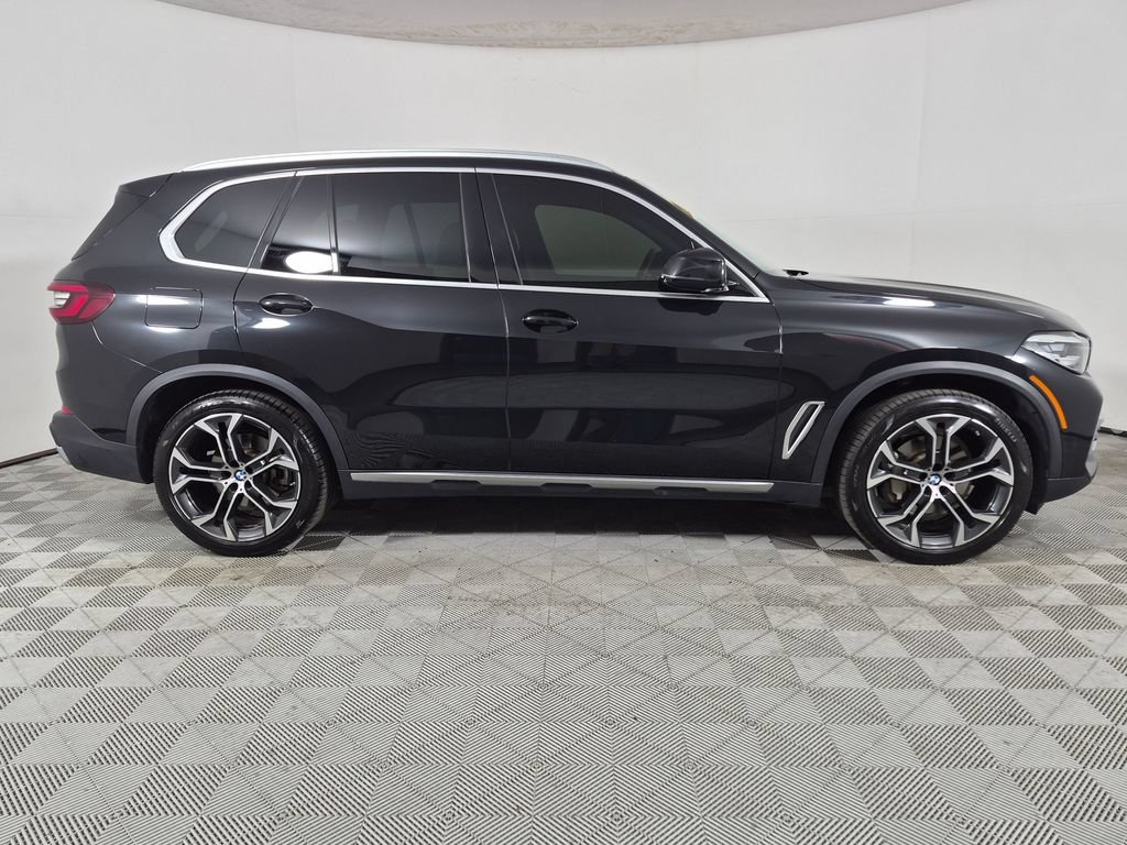 Used 2022 BMW X5 sDrive40i w/ Premium Package RWD image 2