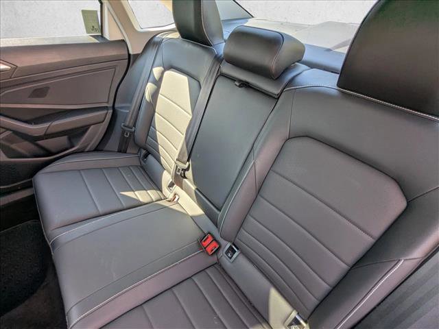 Used 2023 Volkswagen Jetta SE w/ Panoramic Sunroof Package image 11