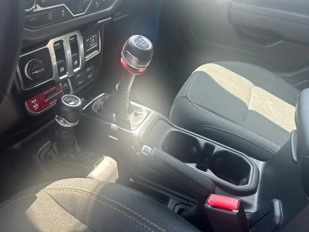 Used 2024 Jeep Wrangler Sport AWD/4WD image 14