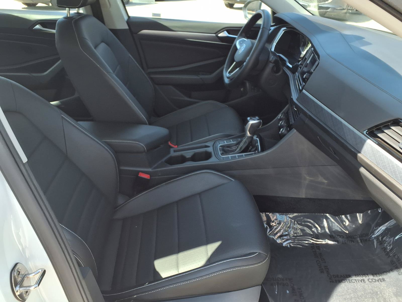 Used 2023 Volkswagen Jetta SE w/ Panoramic Sunroof Package FWD image 26