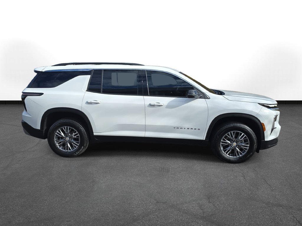 Used 2025 Chevrolet Traverse LT w/ LPO, Floor Liner Package AWD/4WD image 4