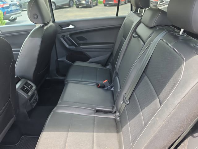 Used 2021 Volkswagen Tiguan SE w/ Panoramic Sunroof Package FWD image 12