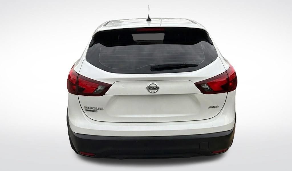 Used 2018 Nissan Rogue Sport S AWD/4WD image 3