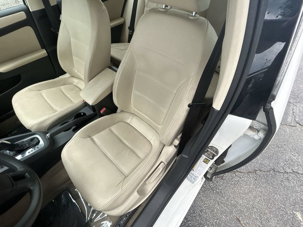 Used 2011 Volkswagen Jetta SE FWD image 14