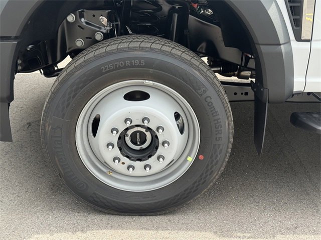 New 2025 Ford F550 4x4 Regular Cab Super Duty image 14