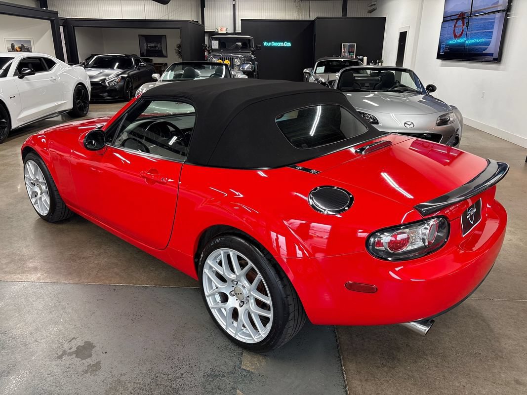 Used 2006 MAZDA MX-5 Miata Grand Touring RWD image 8
