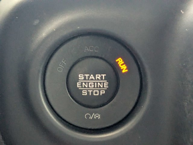 Used 2023 Jeep Wrangler Unlimited Sahara AWD/4WD image 33