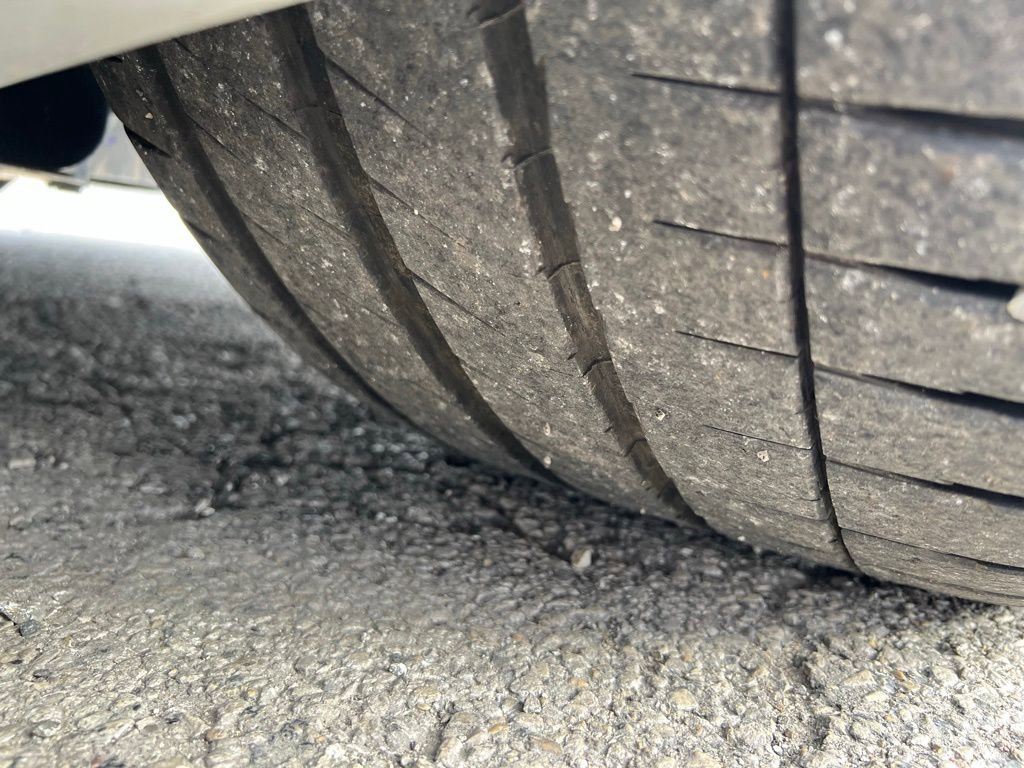 Used 2023 Chevrolet Corvette Stingray Premium Conv w/ Z51 Performance Package image 24