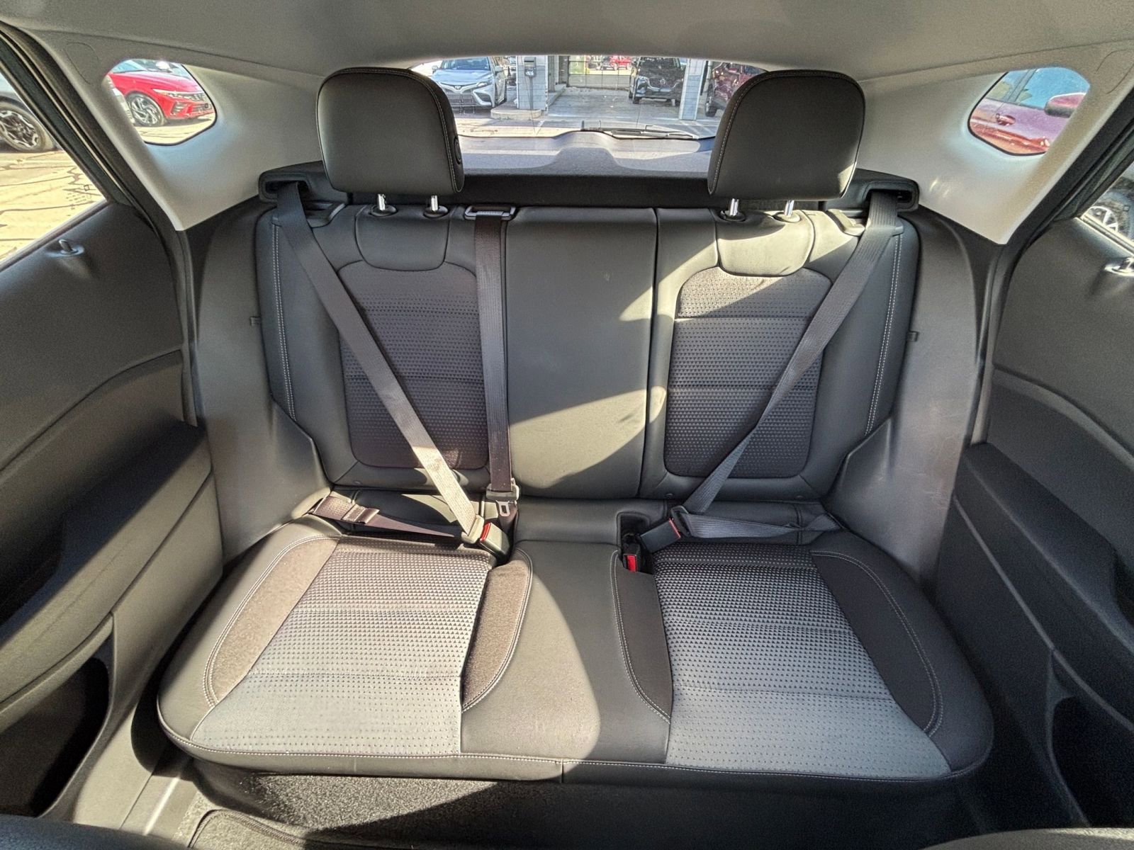 Used 2025 Chevrolet Trax LT image 37