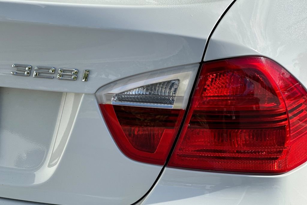 Used 2008 BMW 328i Sedan RWD image 30