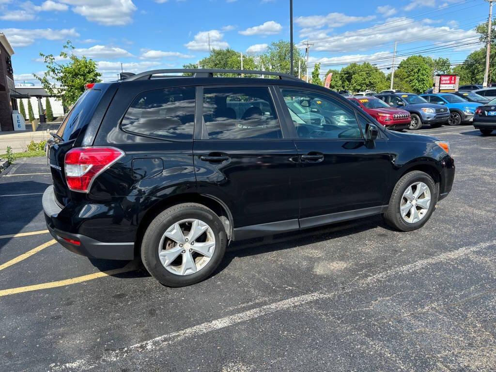 Used 2016 Subaru Forester 2.5i Premium w/ Popular Package #2 AWD/4WD image 4