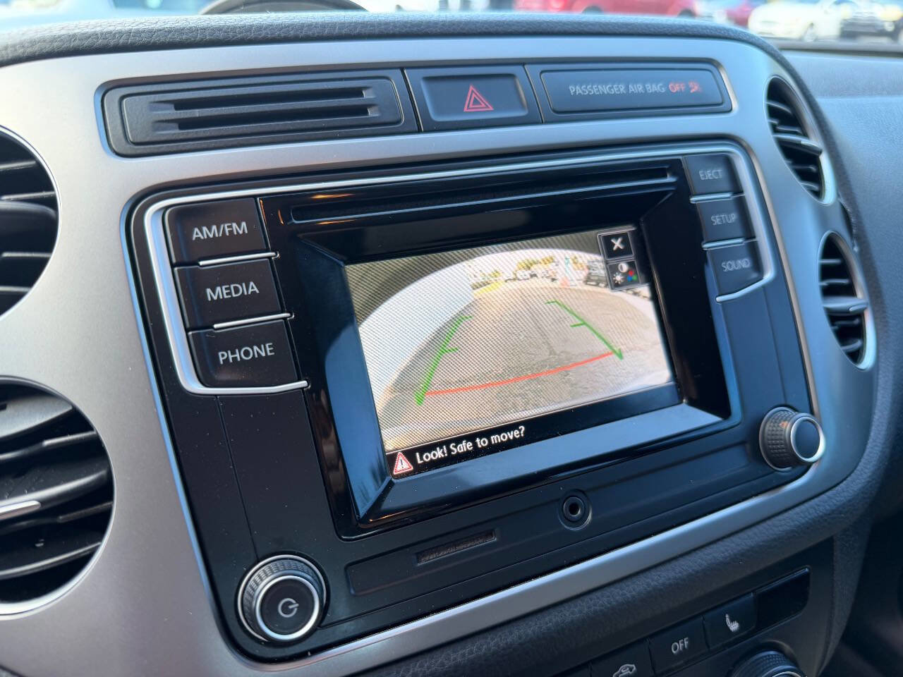 Used 2016 Volkswagen Tiguan S image 8