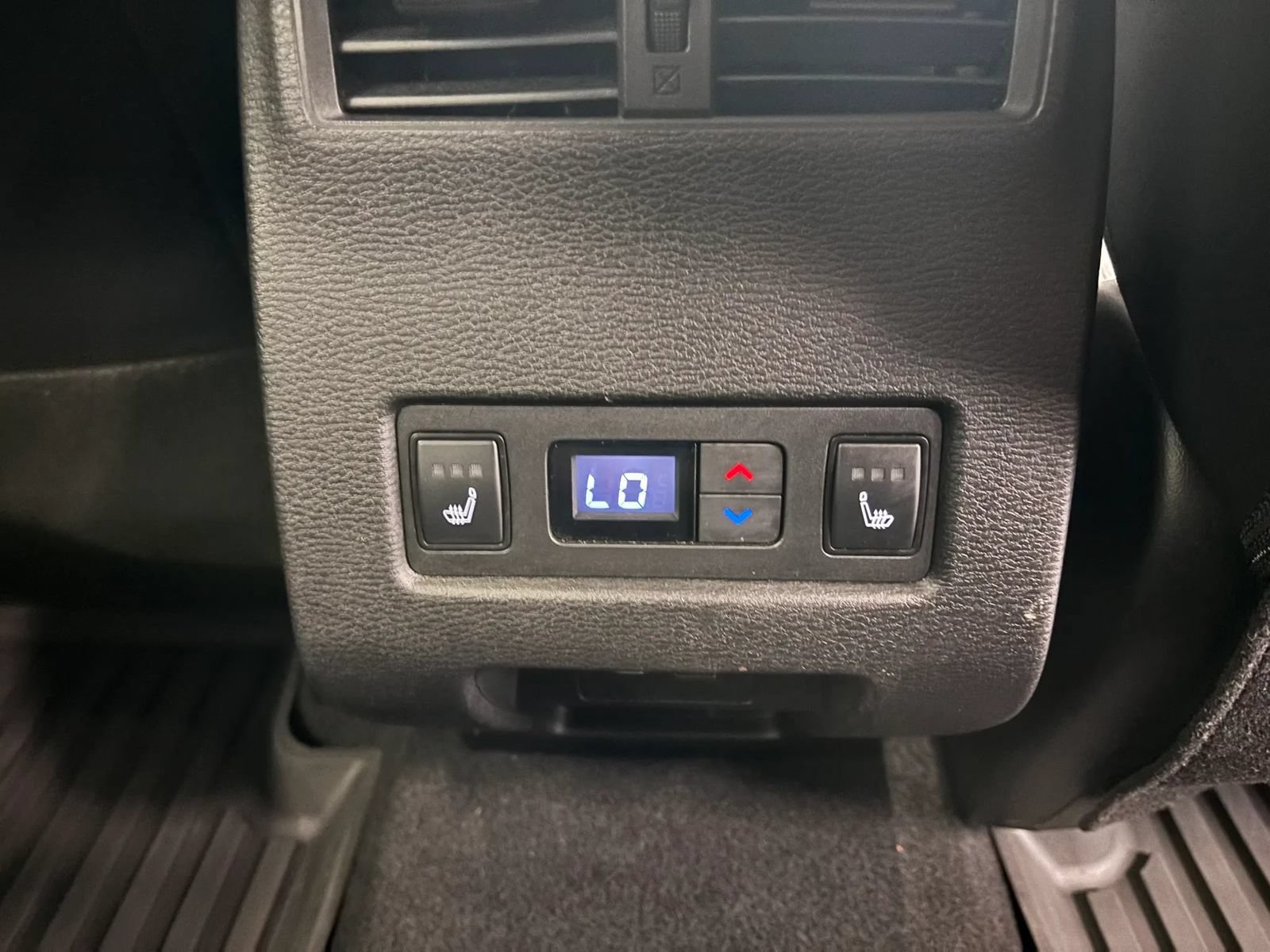 Used 2024 Mitsubishi Outlander SEL AWD/4WD image 33