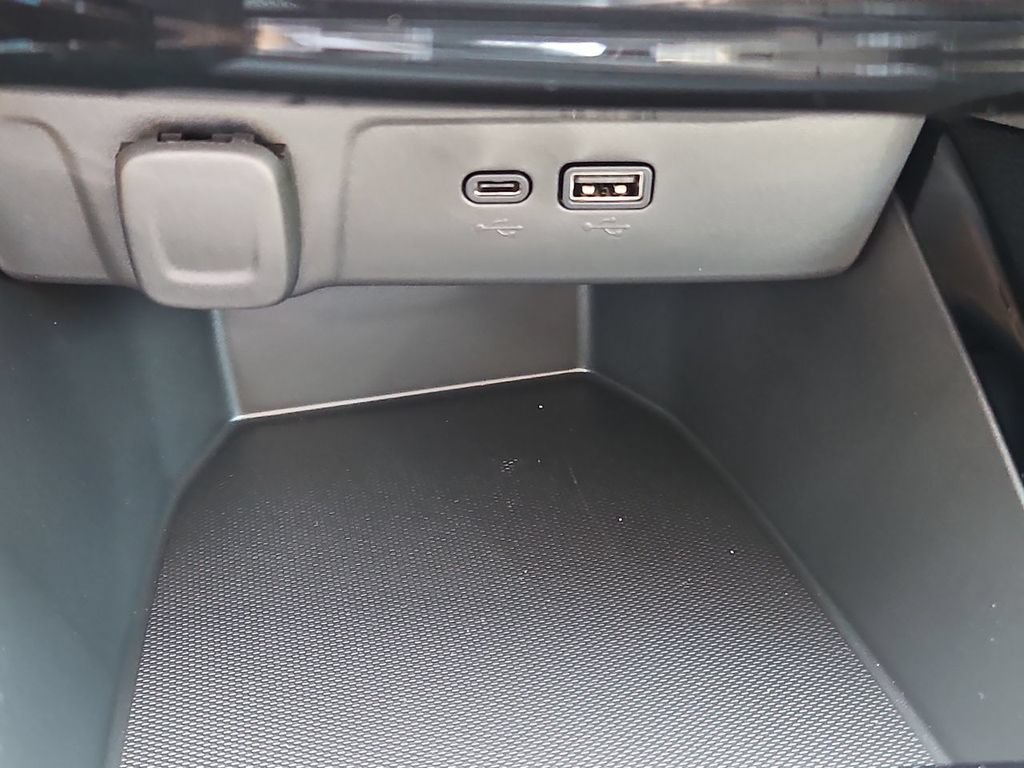 Certified 2026 Chevrolet Trax LT w/ LT Convenience Package FWD image 26