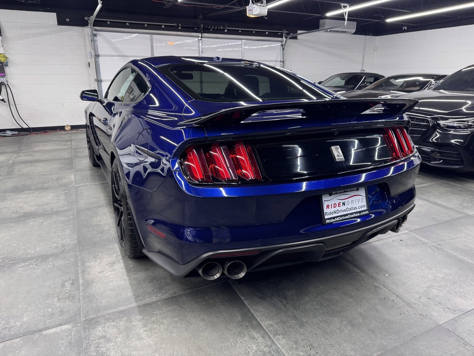 Used 2019 Ford Mustang Shelby GT350 w/ Technology Package image 4