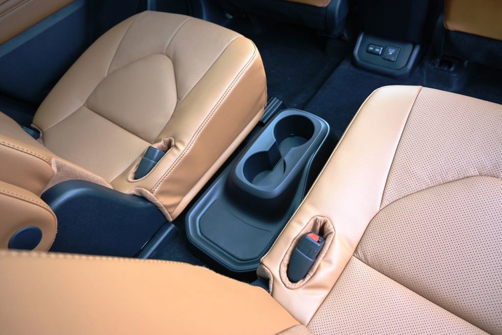 New 2026 Toyota Highlander Platinum image 20