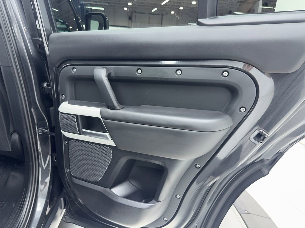 Used 2024 Land Rover Defender 110 S image 38