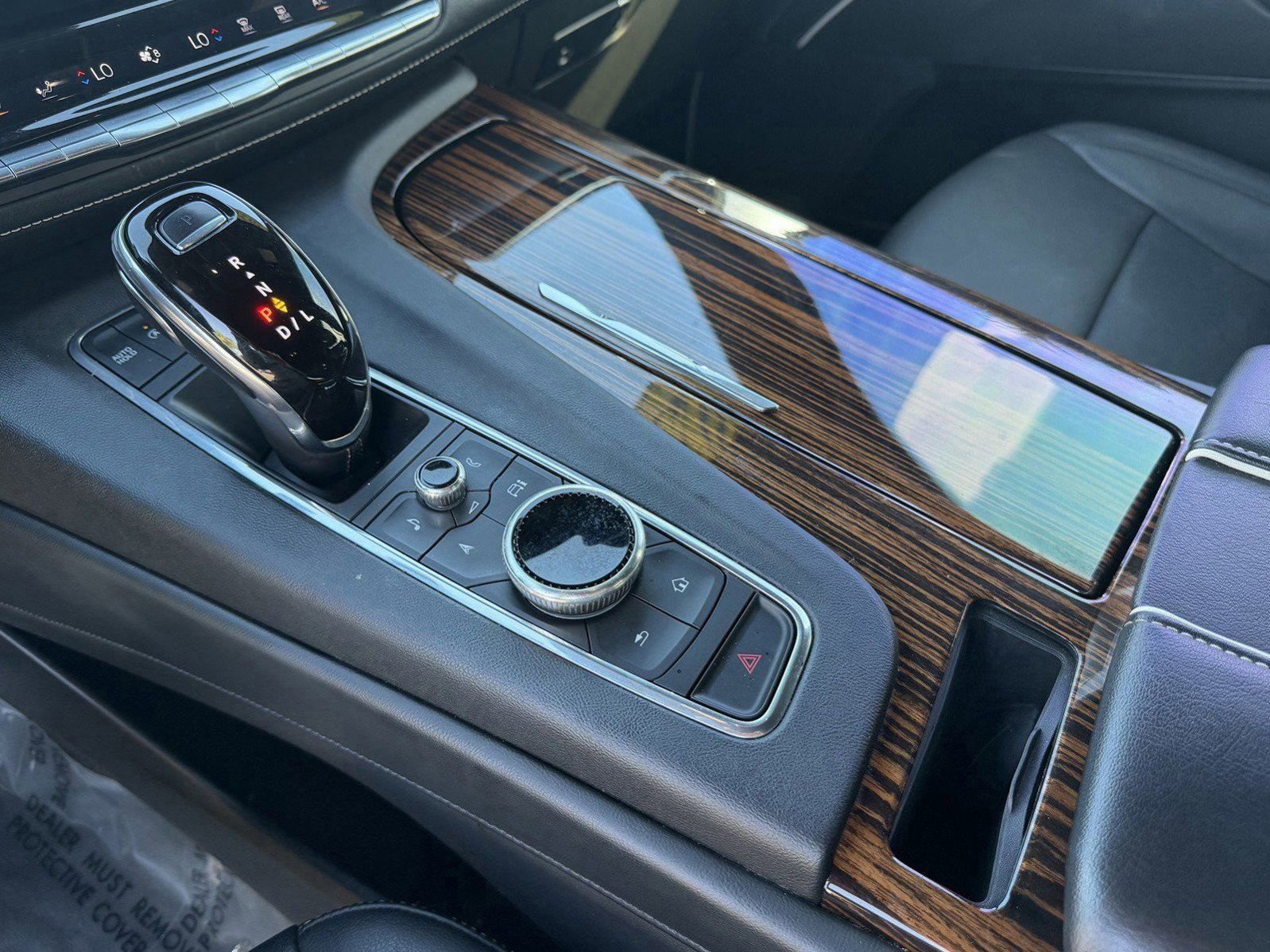Used 2021 Cadillac Escalade Luxury image 30