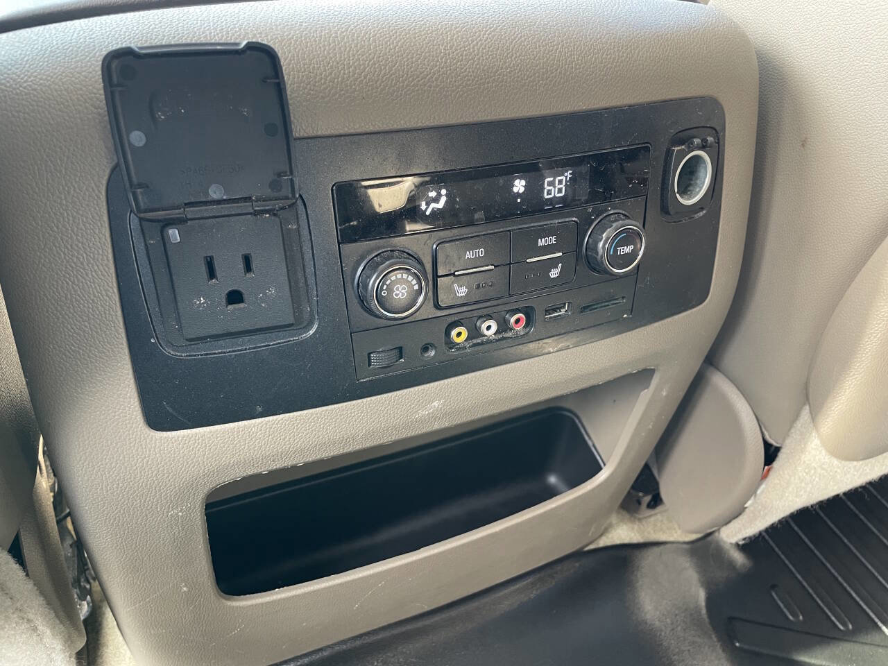 Used 2016 Chevrolet Suburban LTZ AWD/4WD image 32