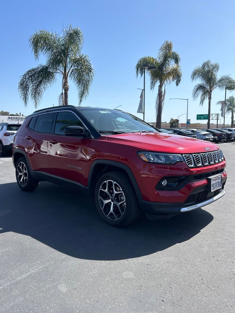 Used 2025 Jeep Compass Limited AWD/4WD image 2