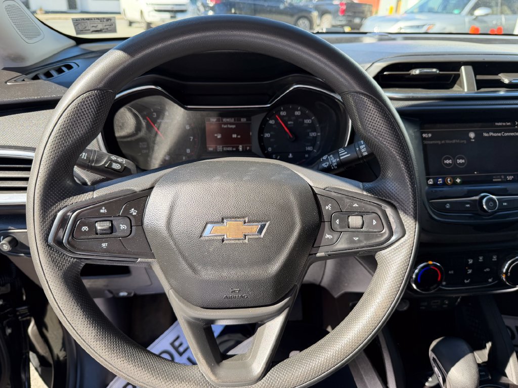 Used 2023 Chevrolet TrailBlazer LT AWD/4WD image 16