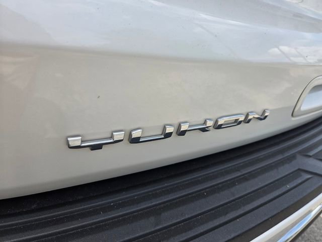 Used 2022 GMC Yukon SLT w/ SLT Luxury Package AWD/4WD image 18