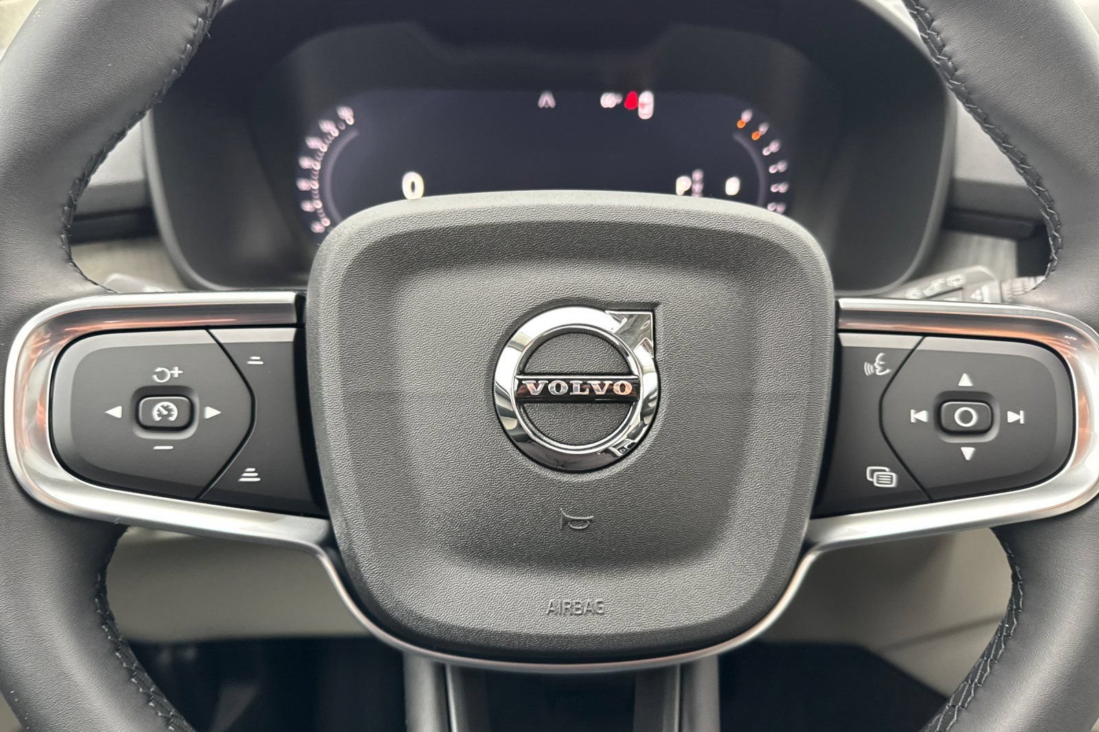 New 2026 Volvo XC40 B5 Plus w/ Protection Package Premier AWD/4WD image 26
