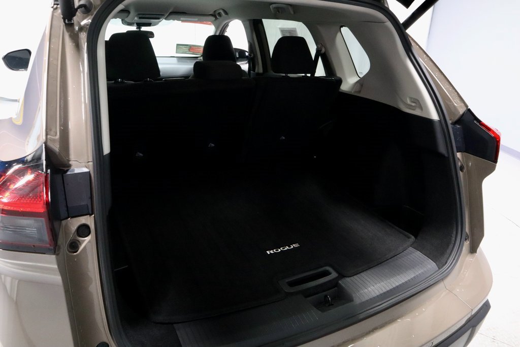 Certified 2024 Nissan Rogue SV image 14