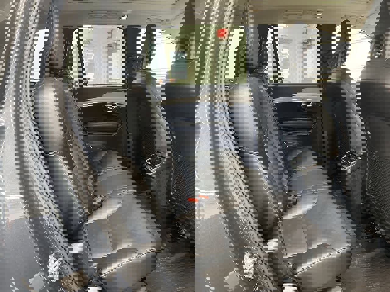 Used 2022 Volvo XC90 T5 Momentum image 19