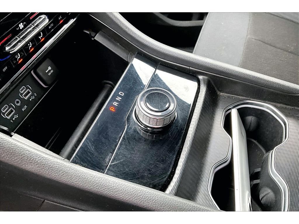 Used 2024 Jeep Grand Cherokee Laredo image 16