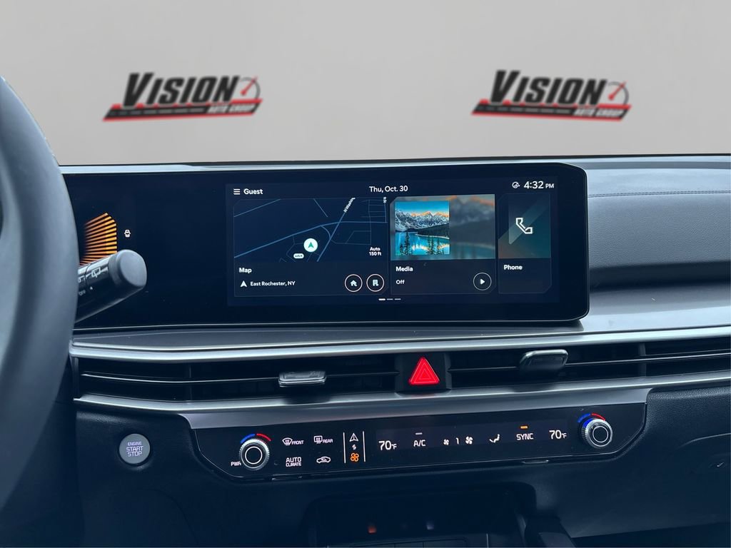 Certified 2025 Kia Sorento S w/ Panoramic Sunroof Package image 18