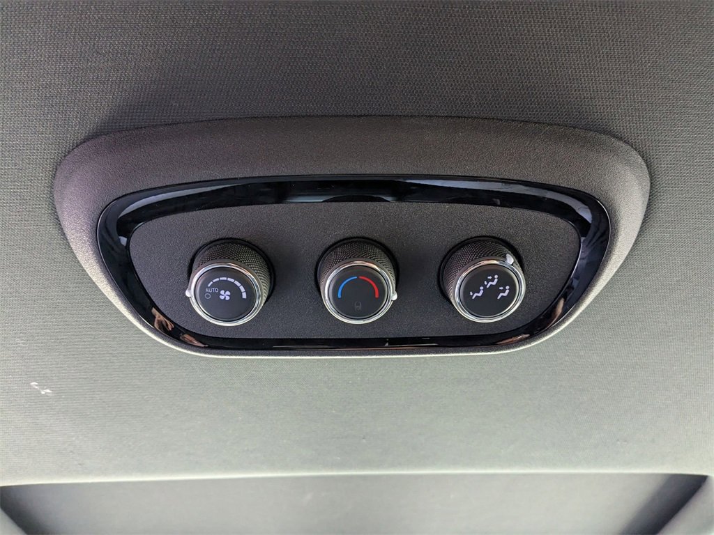 Used 2025 Dodge Durango GT image 32