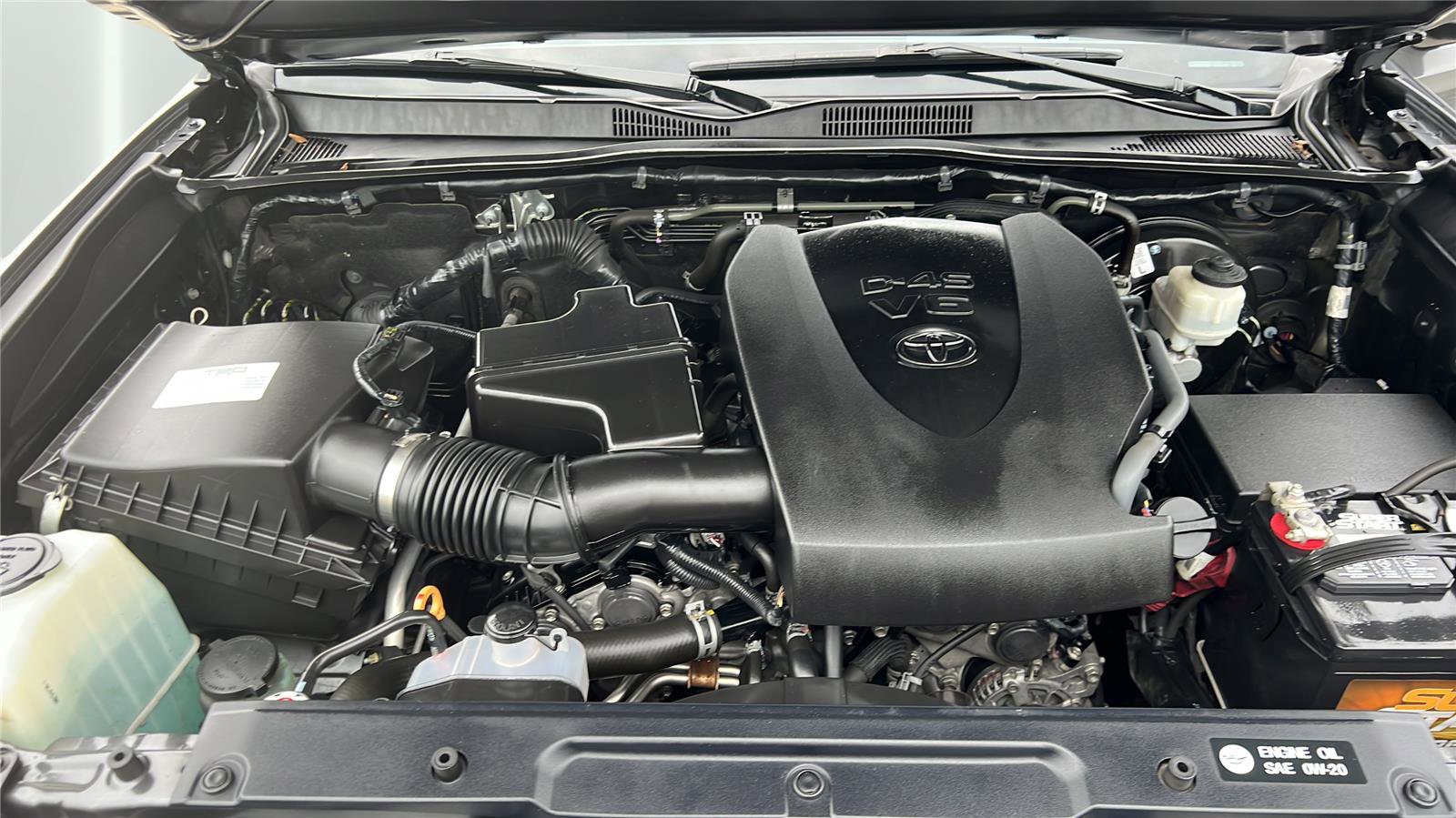 Used 2018 Toyota Tacoma TRD Sport w/ Technology Package RWD image 18
