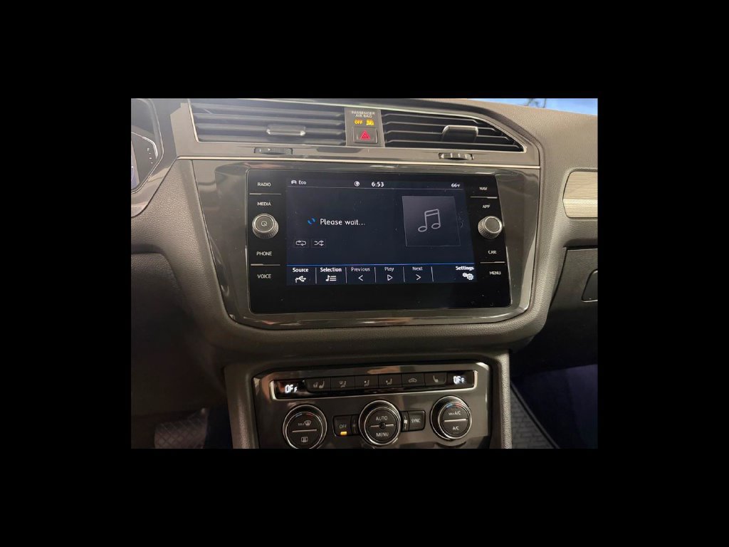 Used 2020 Volkswagen Tiguan SEL w/ Tiguan Two-Row MDO Package AWD/4WD image 22