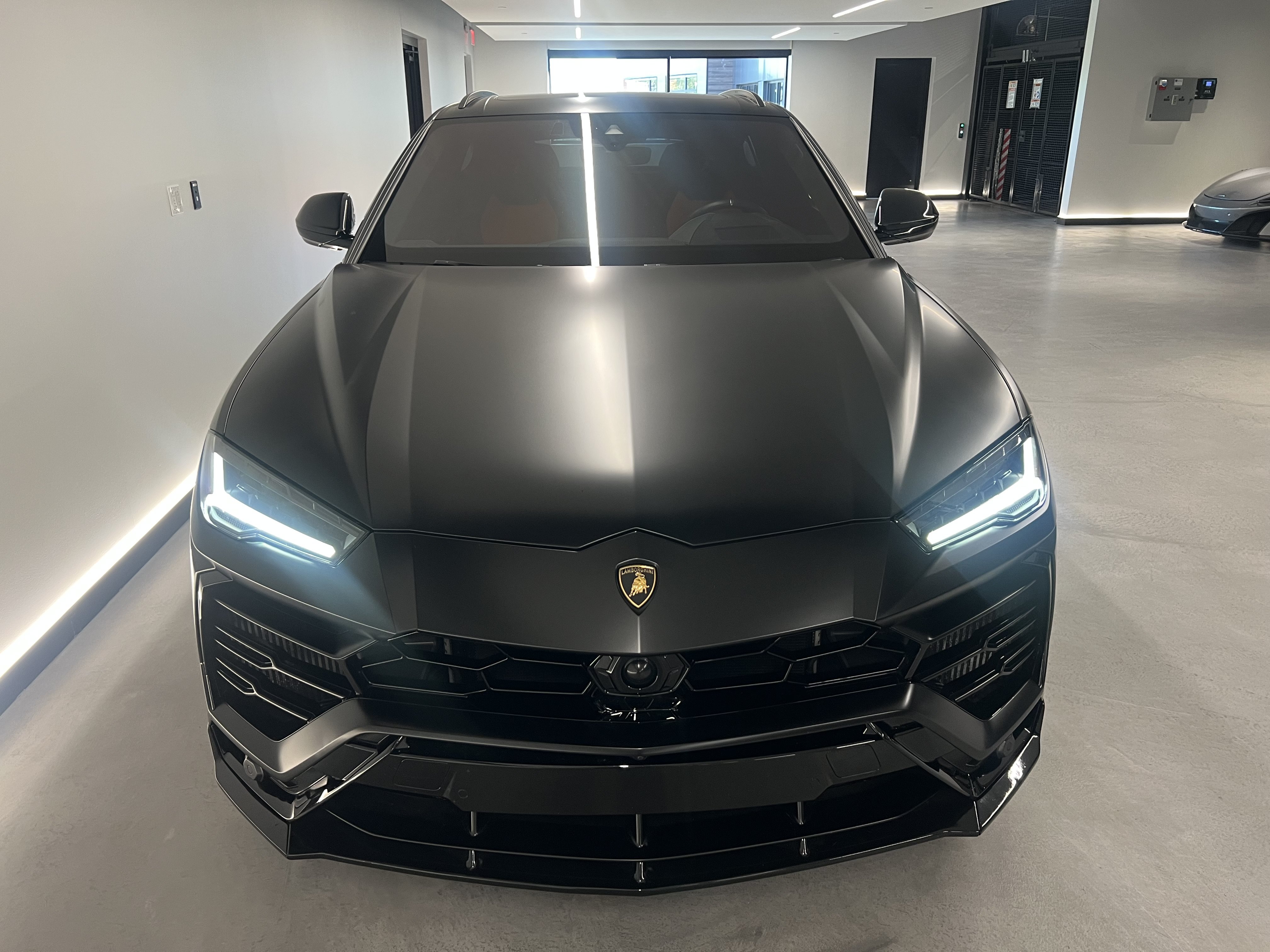 Used 2021 Lamborghini Urus AWD/4WD image 26
