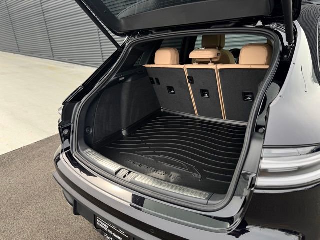 Certified 2025 Porsche Macan image 37