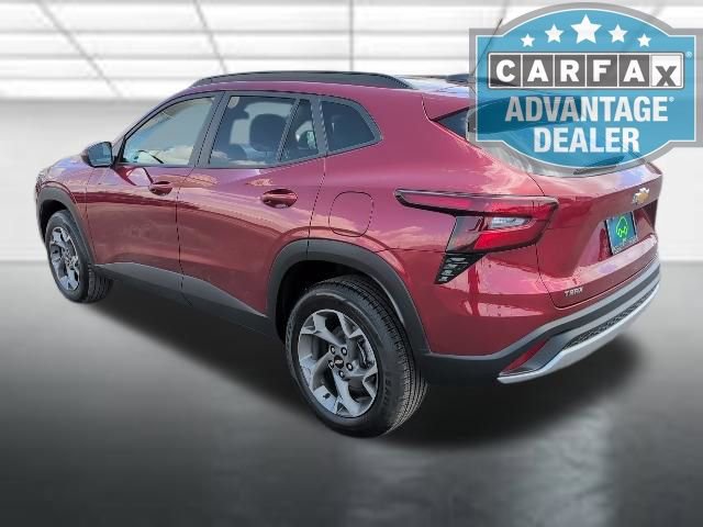 Certified 2025 Chevrolet Trax LT image 2