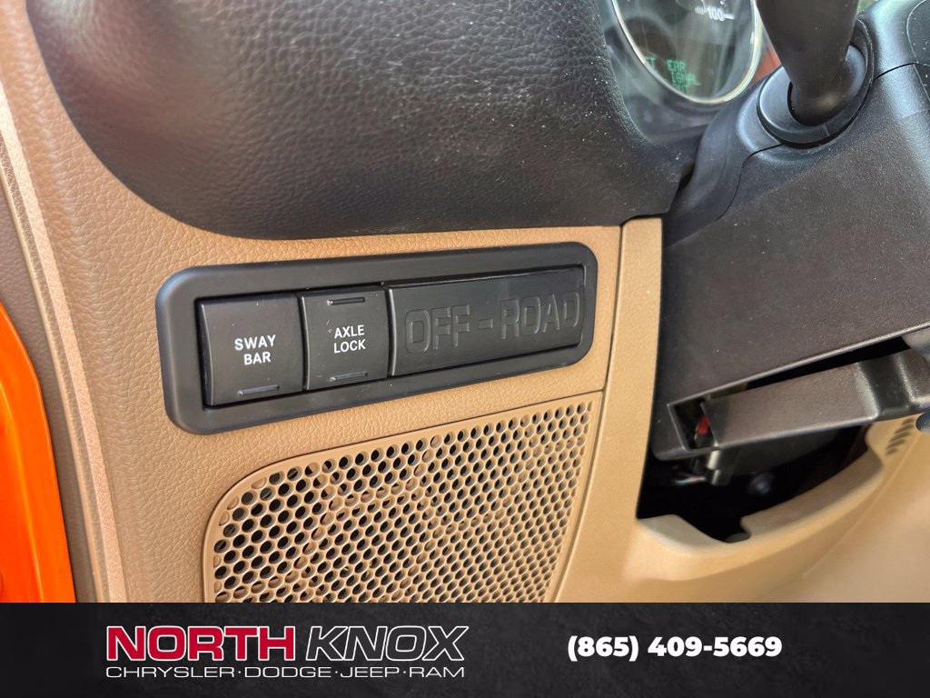 Used 2013 Jeep Wrangler Unlimited Rubicon w/ Connectivity Group AWD/4WD image 8