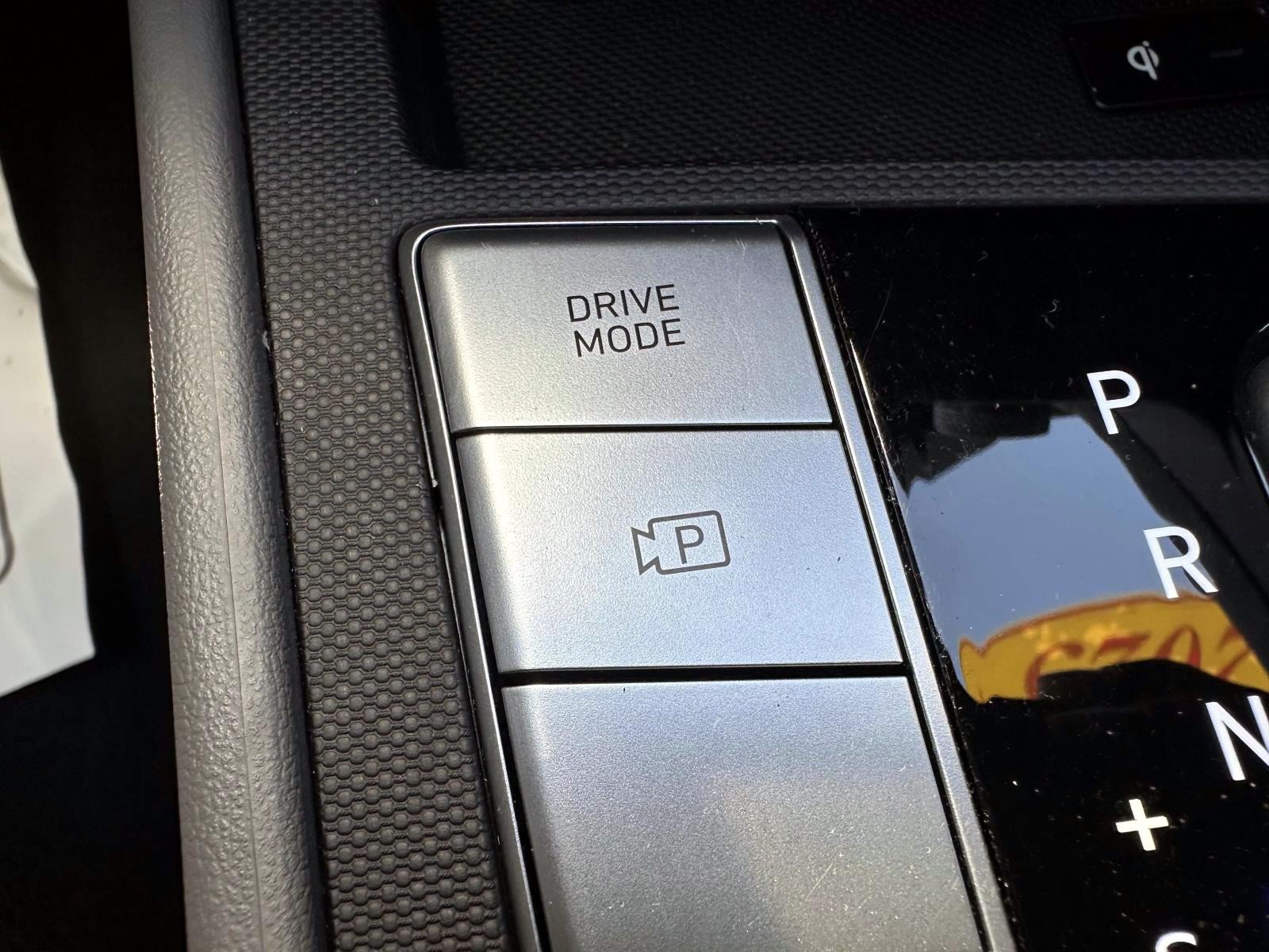 Used 2025 Hyundai Elantra Sport FWD image 28